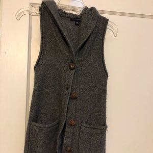 COPY - Hooded vest with brown buttons
